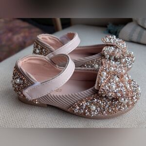 Nwot Girls Beige Pearl & Rhinestone Dress Sandals Size 7